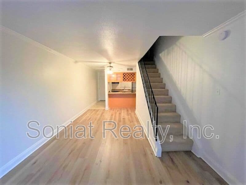 Metairie Condo: 3805 Houma Blvd