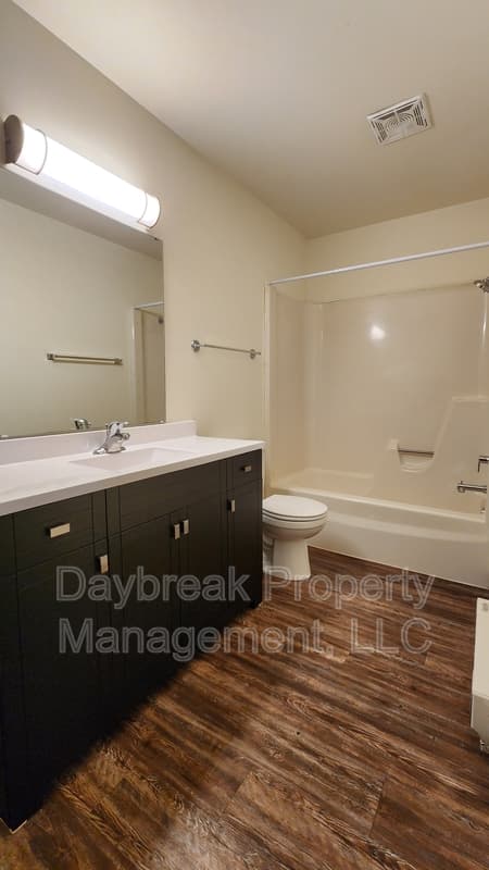 Fargo Condo: 507 11th St S - 104
