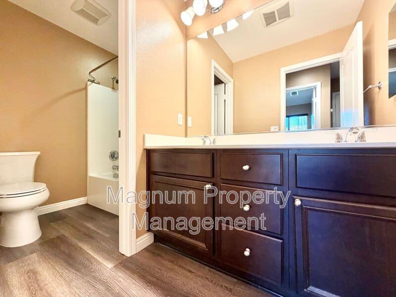 Lake Elsinore House: 34089 Dianthus Ln