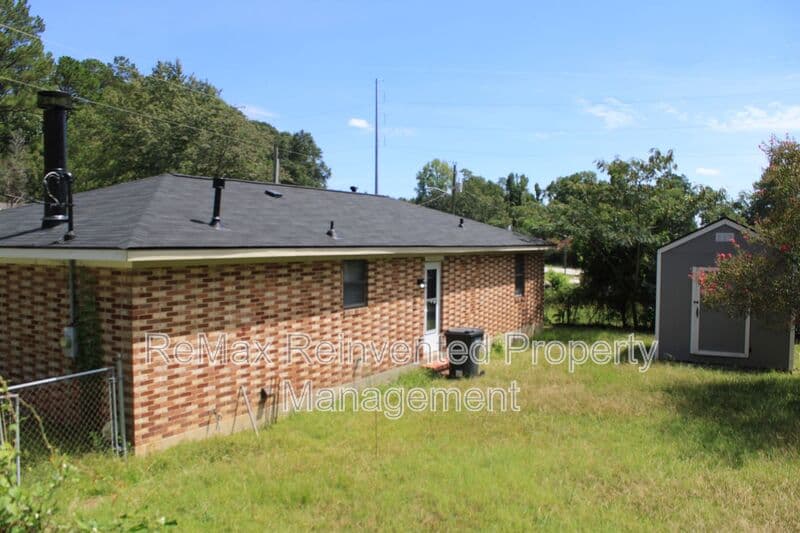 Augusta House: 3419 Lucie St