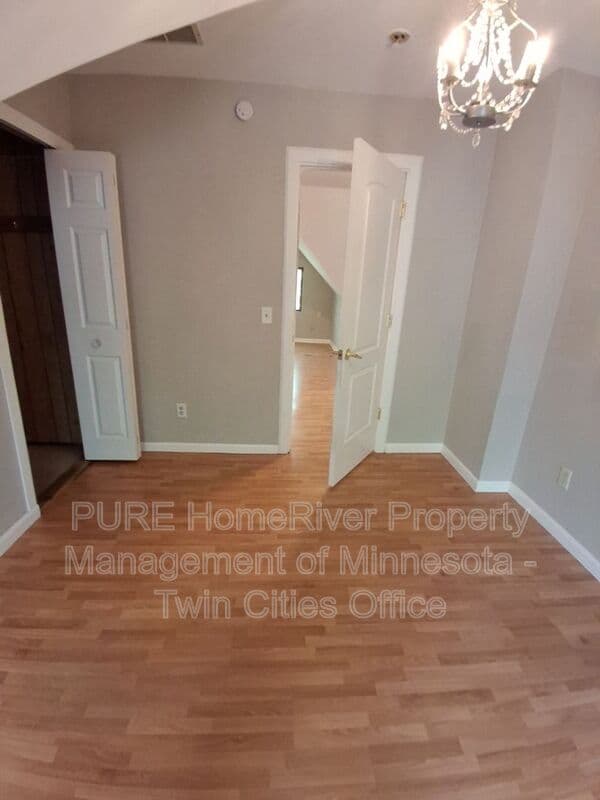 Saint Paul Condo: 140 Belvidere St W