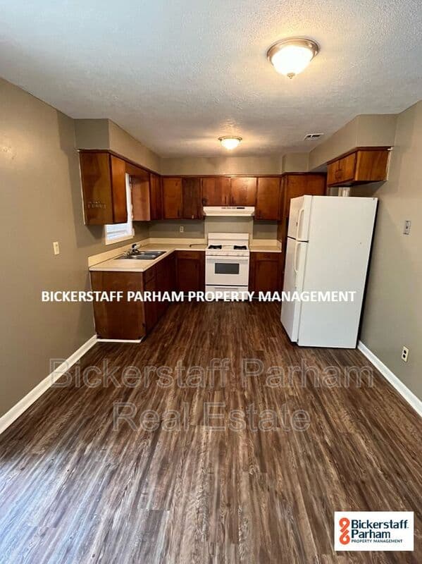 Columbus House: 751 Baxley Way