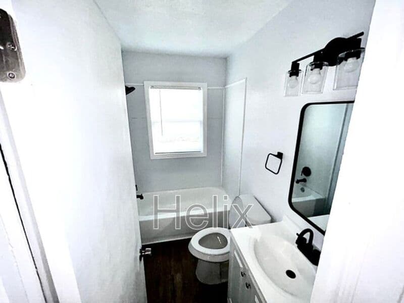 Jackson House: 1058 Combs St