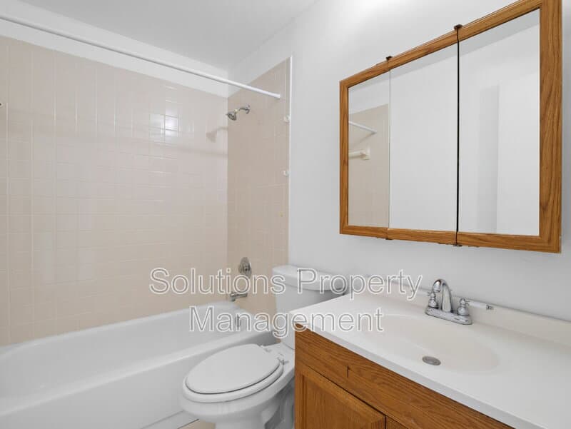 Palm Bay House: 1187 Merrick Ave