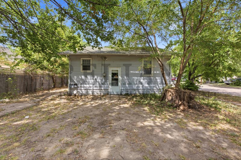 Wichita House: 2301 West 3rd Street North