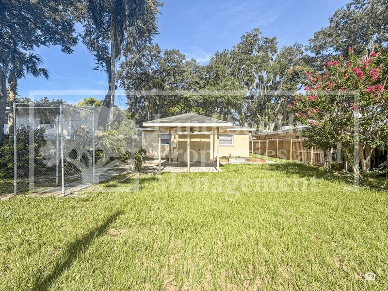 Lakeland House: 520 McKay Court