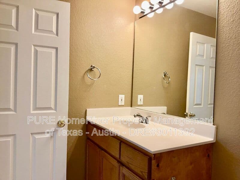 Austin Condo: 8605 Talyne Chaise Circle