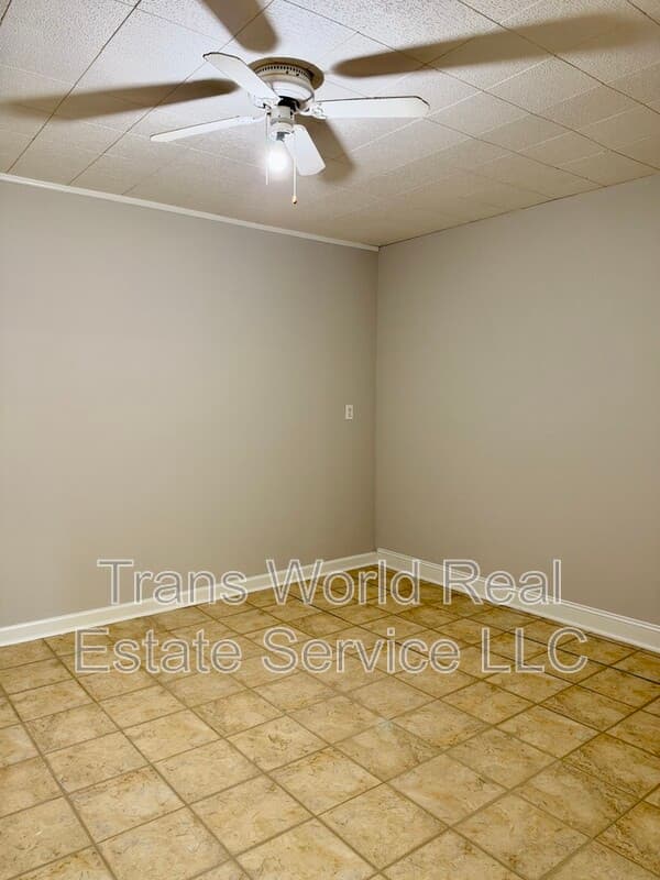 Duluth House: 3354 Roundfield Circle