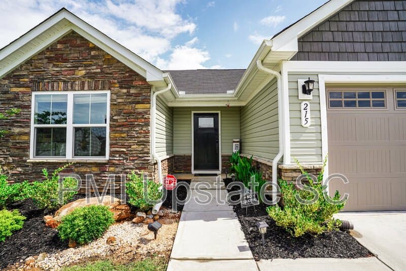 Greenville House: 215 Bending Branch Rd