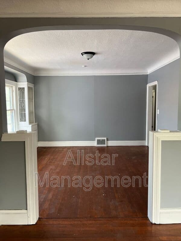 Cleveland Condo: 3255 E 139th Street