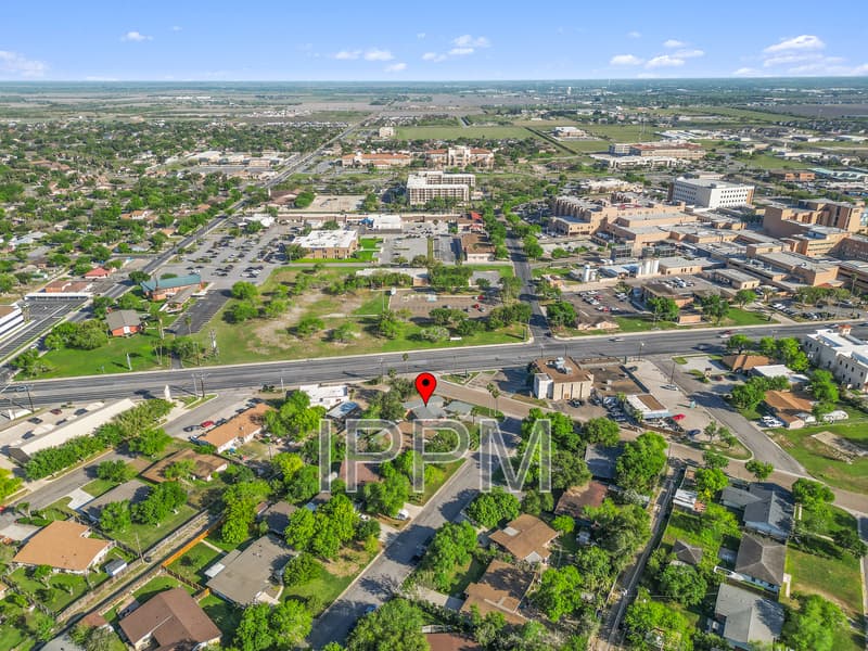 Harlingen House: 1651 Hamilton