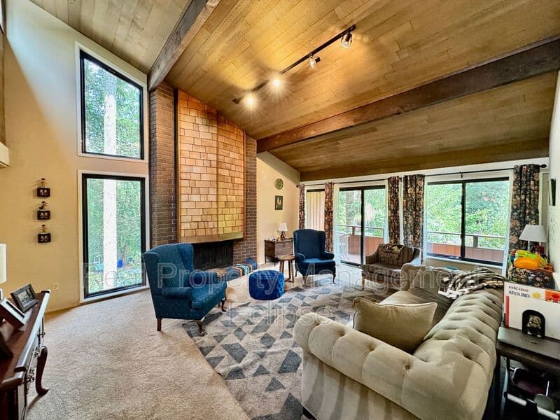 Bellevue House: 15130 SE 47th PL