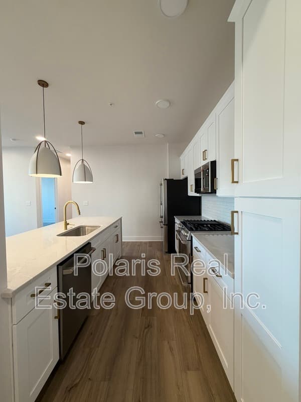 Carmel Condo: 925 Veterans Way