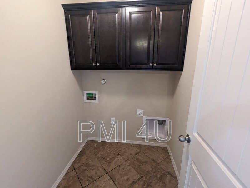 Albuquerque House: 2035 Ferndale DR SE