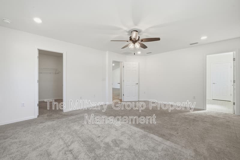 Jacksonville House: 6506 Sandler Lakes Drive