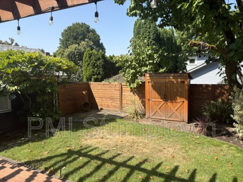 Portland House: 7407 Southeast 30th Avenue