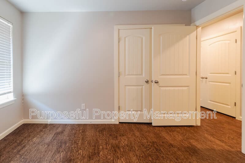 Del City House: 4329 Edinburg Way