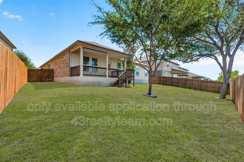 San Antonio House: 215 Rose Spoonbill