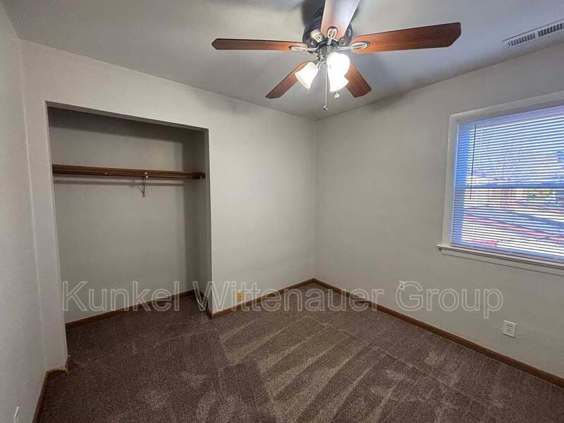Swansea Condo: 1803-4 Jamestown Road