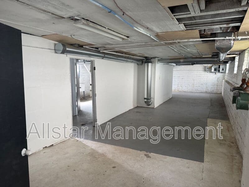 East Cleveland Condo: 1548 Glenmont Rd