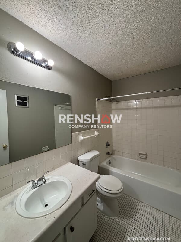 Memphis Condo: 3212 Thirteen Colony Mall 4b
