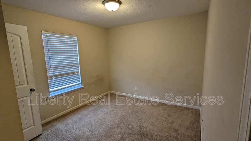 Hinesville House: 1318 Evergreen Trl