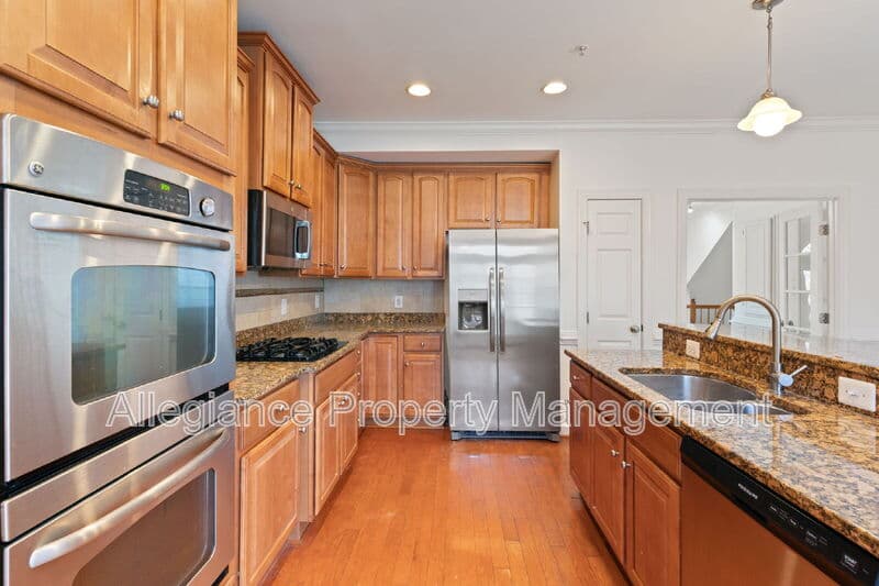 Alexandria House: 5675 Harrington Falls Ln