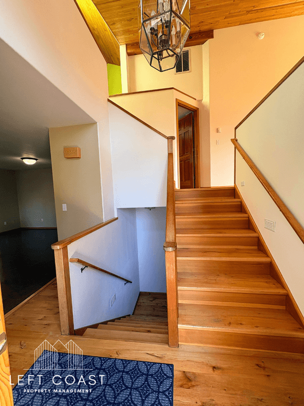 Waldport House: 7205 Southwest Burl Drive