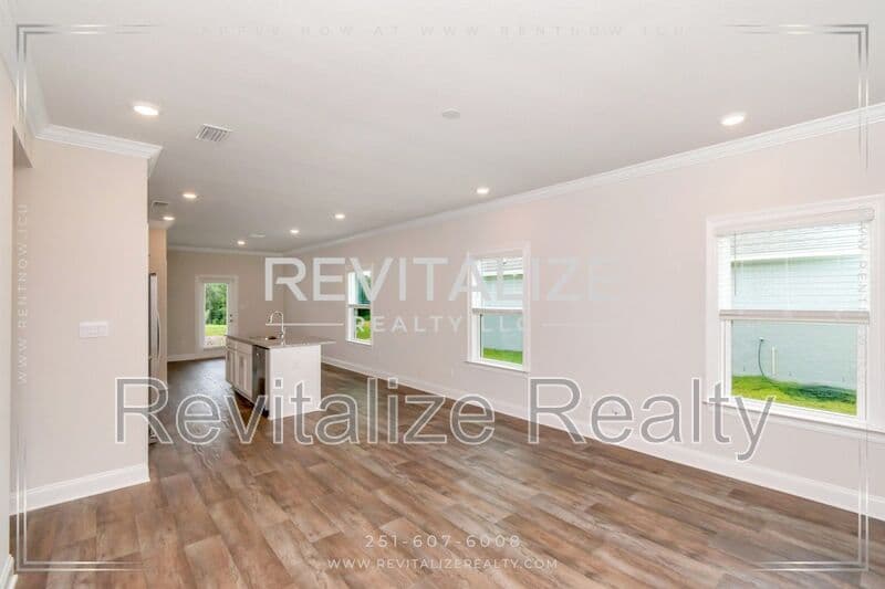 Daphne House: 11253 Cloister Drive