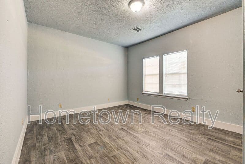 Oklahoma City House: 2114 N Bath Avenue