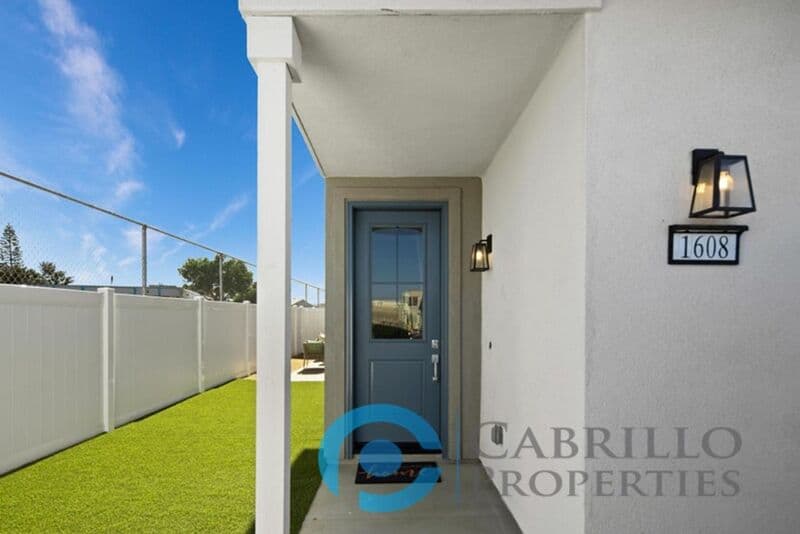 San Diego Apartment: 1695 Saturn Blvd