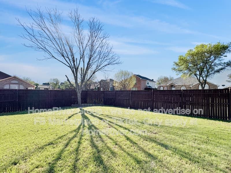 Mesquite House: 2300 Granbury Dr