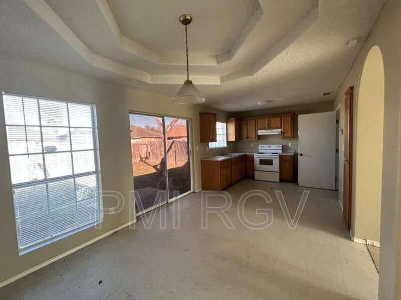 Edinburg House: 1021 Denver