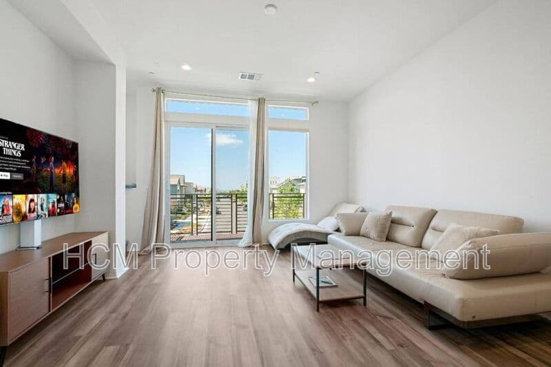 Irvine House: 102 Keeper