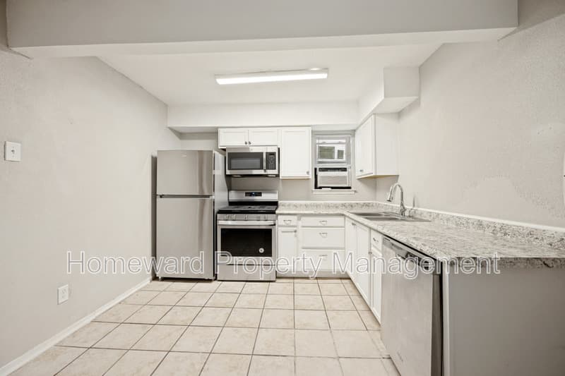 Denison Condo: 1001 West Elm Street - 204