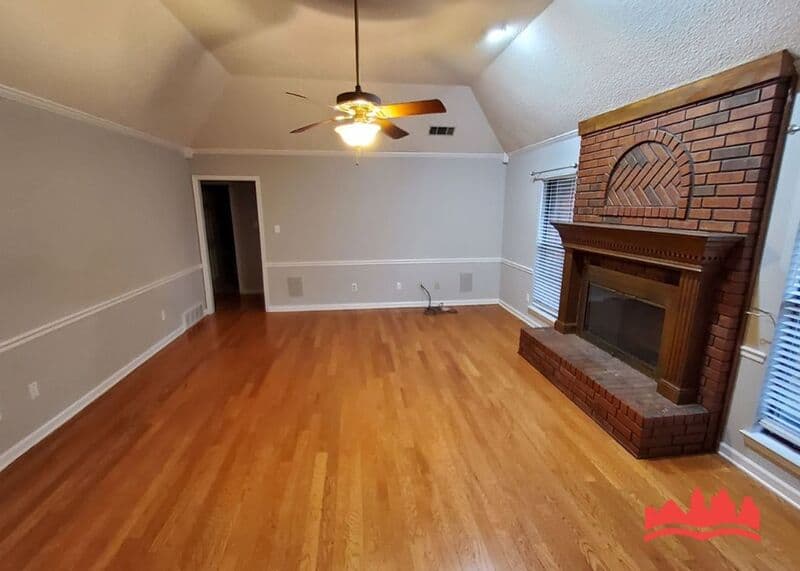 Bartlett House: 3029 Milkyway Dr