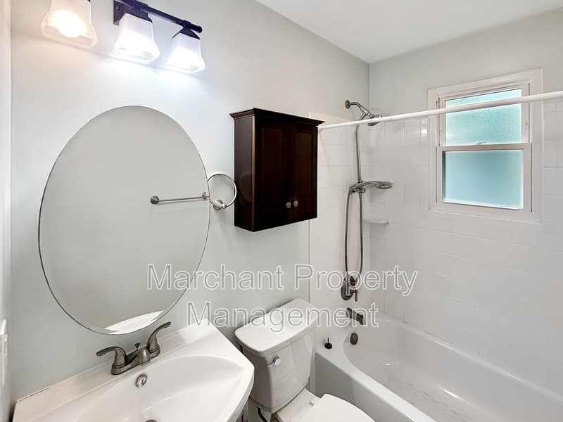 Greenville House: 210 Ashley Avenue