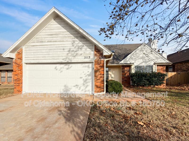 Moore House: 2113 NE 9th St