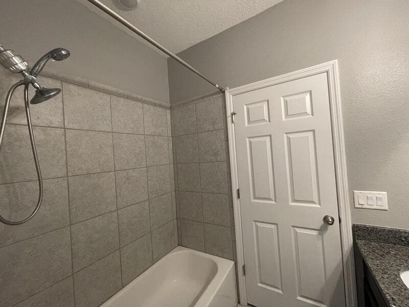 Wesley Chapel Townhome: 5211 Avalon Park Blvd - 1
