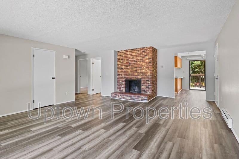 Beaverton House: 5660 SW 180th Ave