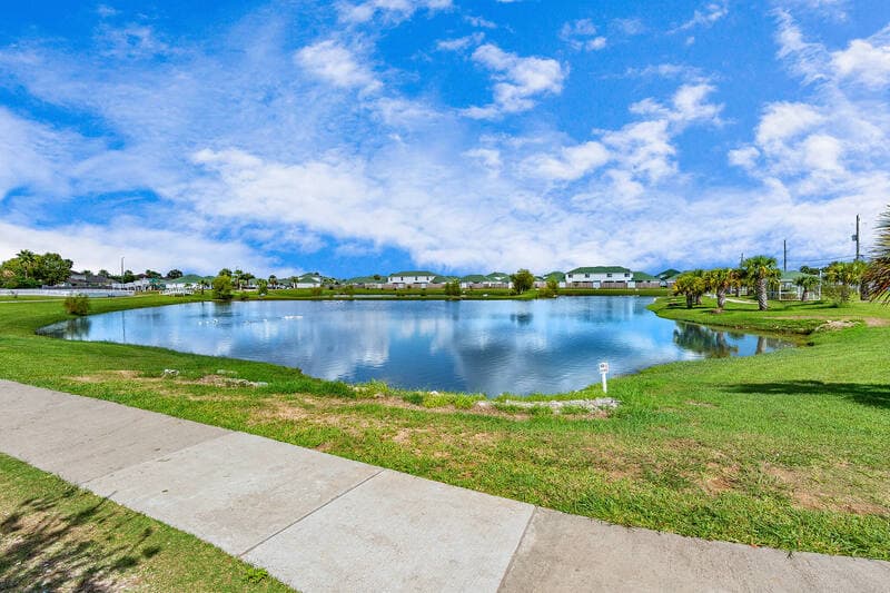 Dickinson Townhome: 2147 Aruba Calle
