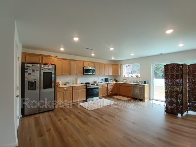 Spokane House: 109 W Goldenrod Ave
