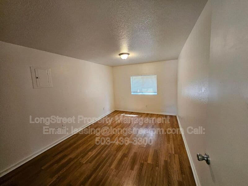 Portland Condo: 4553 NE 105th Ave