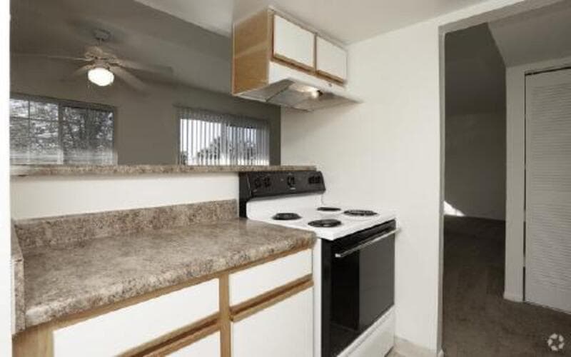 Orlando Condo: 5000 Sumerset St