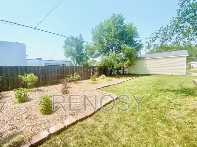 Des Moines House: 3942 57th Street