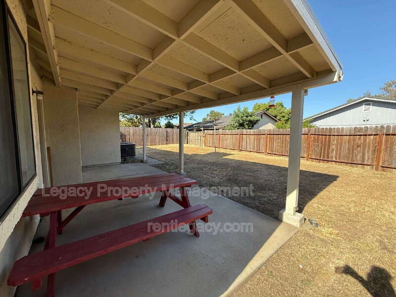 Sacramento House: 10 Gertz Ct