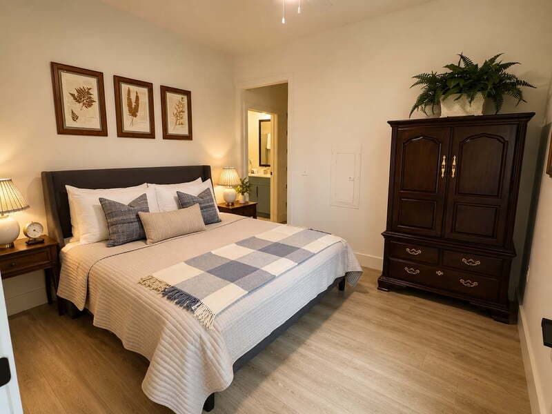 Savannah Condo: 2613 Montgomery Street