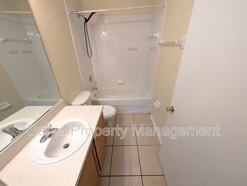 Tampa Townhome: 4053 Dolphin Dr