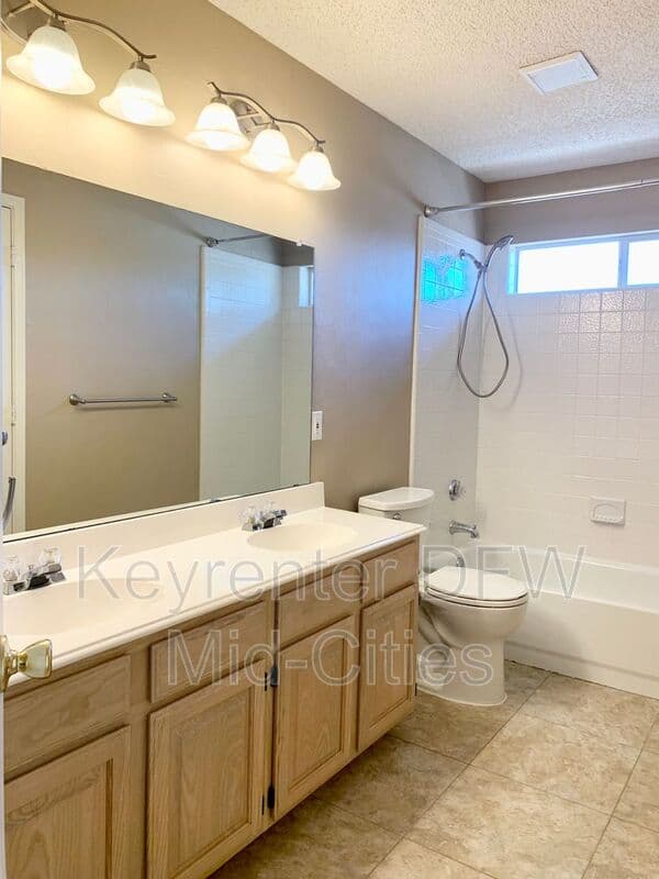 Plano House: 2320 Kittyhawk Drive