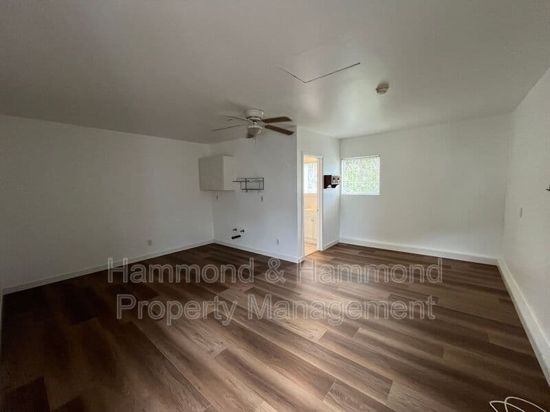Granada Hills House: 16750 Index St.